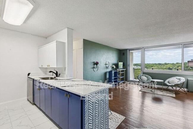 Building Photo - 3883 Turtle Creek Blvd
