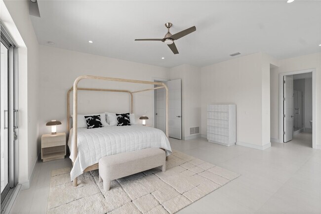 Building Photo - 221 Shore Ct