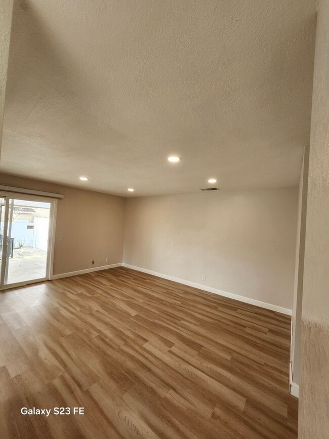 Building Photo - 9987 Holly St