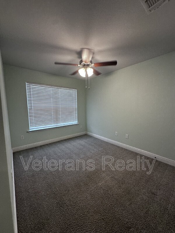 Building Photo - 14073 Fox Hill Dr