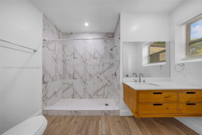 Building Photo - 6044 Funston St