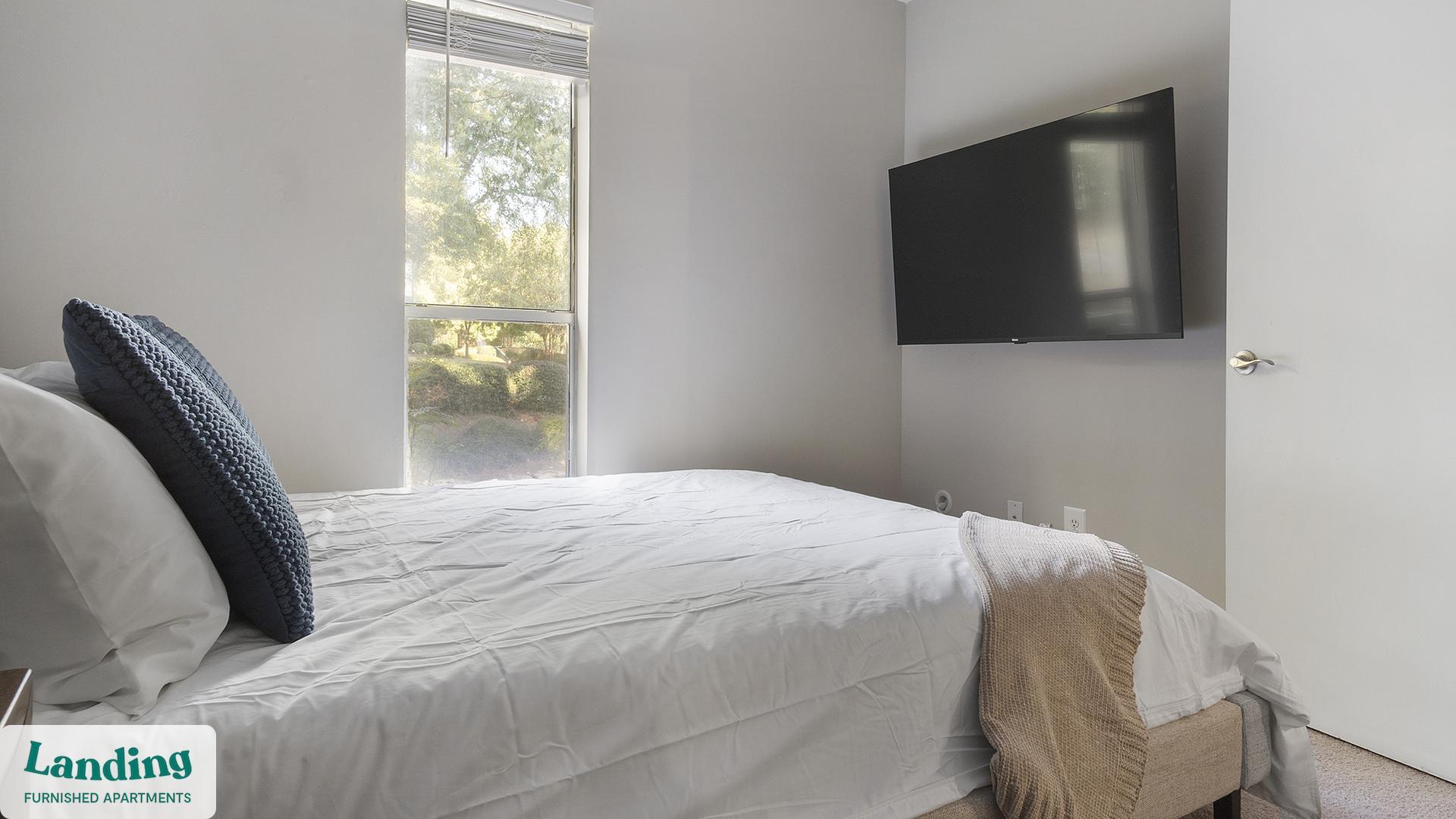 Building Photo - 2000 E Lake Pkwy