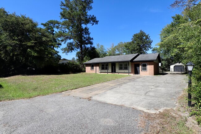 Building Photo - 6 Hilliard Dr