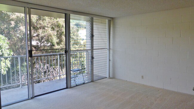 Building Photo - 1687 Pensacola St