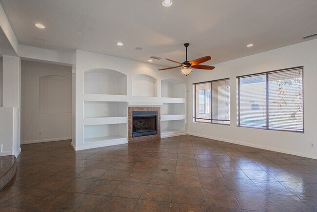 Building Photo - 12746 W Colter St