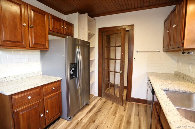 Building Photo - 113 Brewery Rd