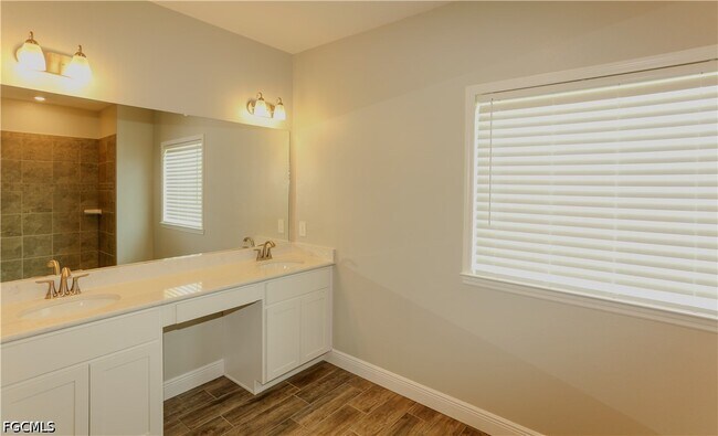 Building Photo - 8792 Cascade Price Cir