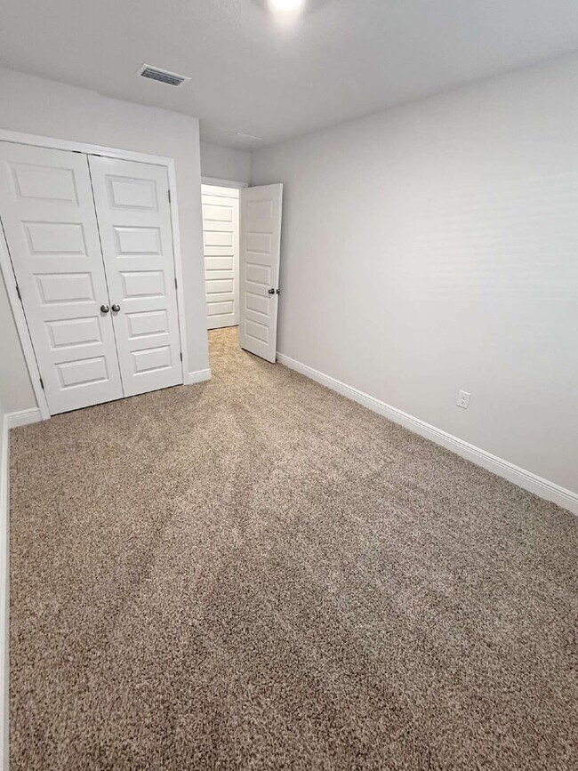 Building Photo - Modern 3BR Townhome for Rent Near NAS Pensacola – Updated & Move-In Ready