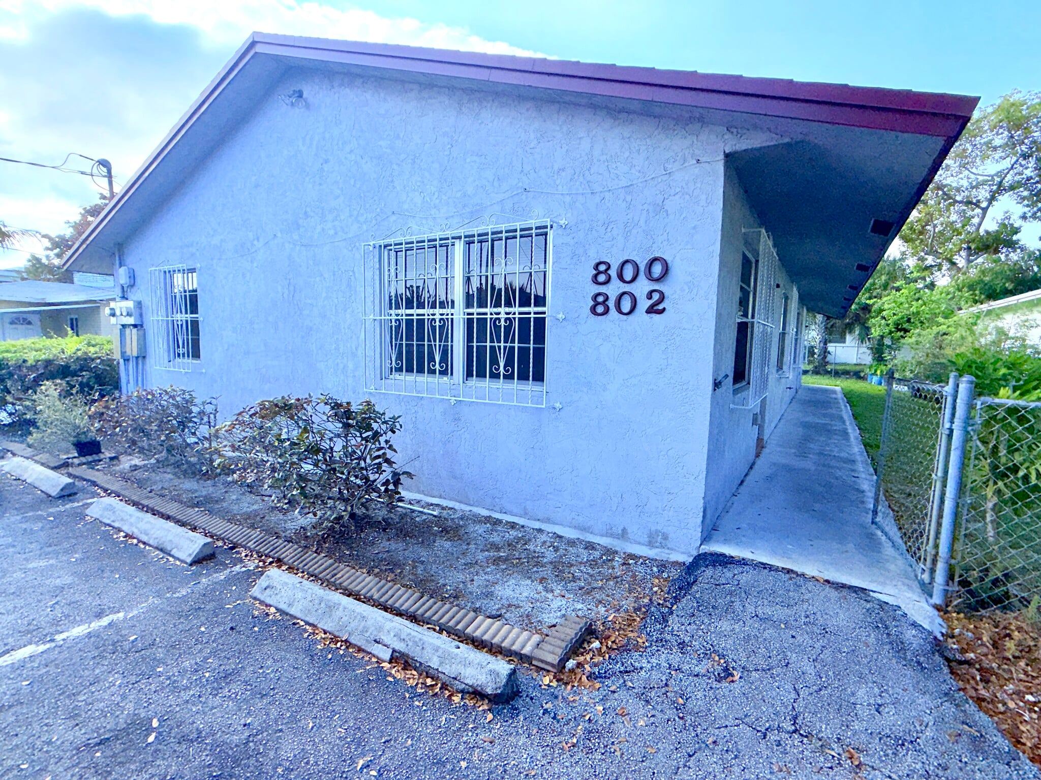 Building Photo - 800 NE 14th St