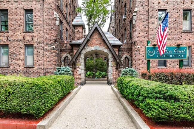 Building Photo - 83-15 116th St