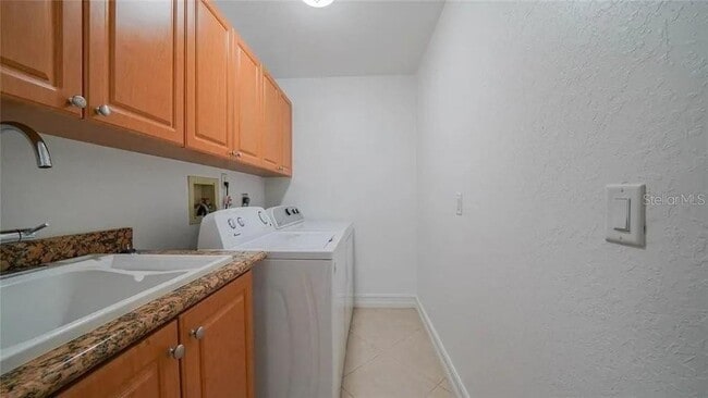 Building Photo - 367 Mendoza St