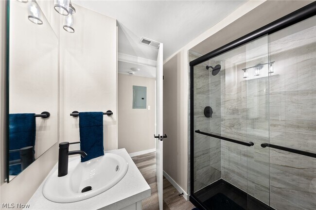 Building Photo - 21045 Southbend Cir