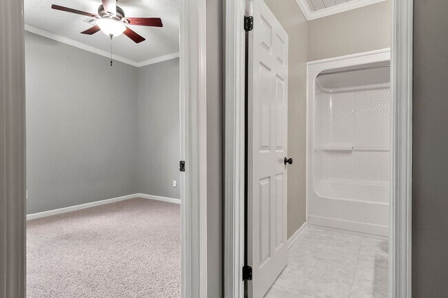 Building Photo - Lovely 3 bed / 2 bath Clear Creek Subdivision in Northport! Apply Today!