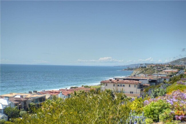 Building Photo - Condo in Niguel Terrace short walk to beach access