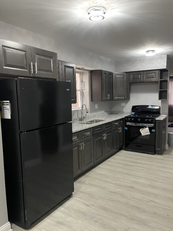 Building Photo - 13912 S Edbrooke Ave