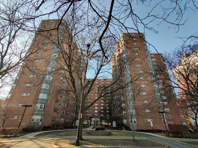 Building Photo - 4980 N Marine Dr