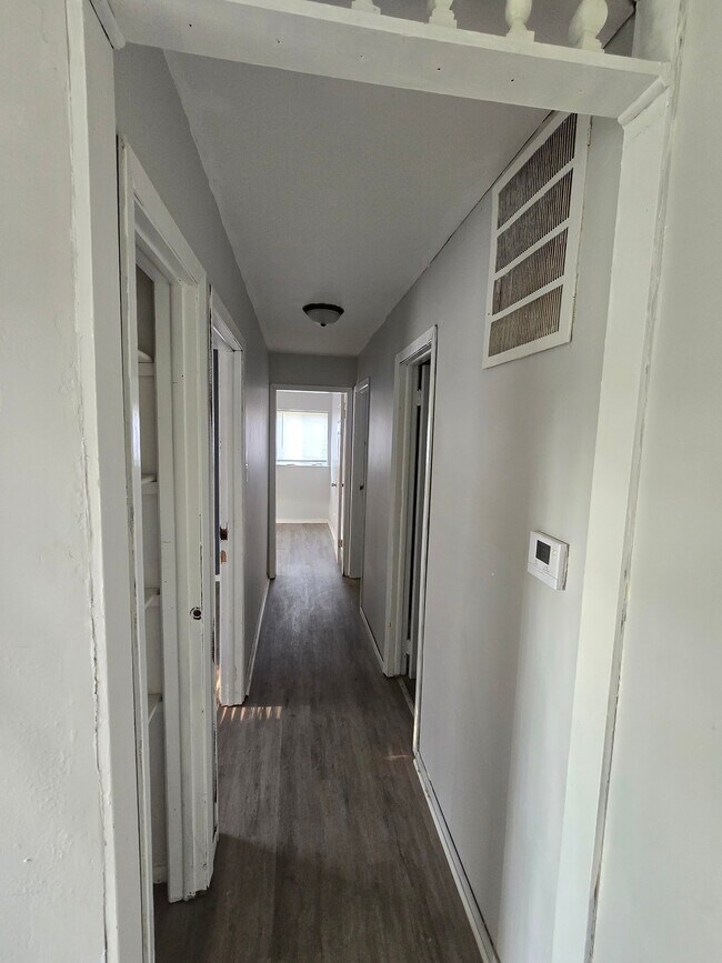 Building Photo - 22221 Willow Tree Ave