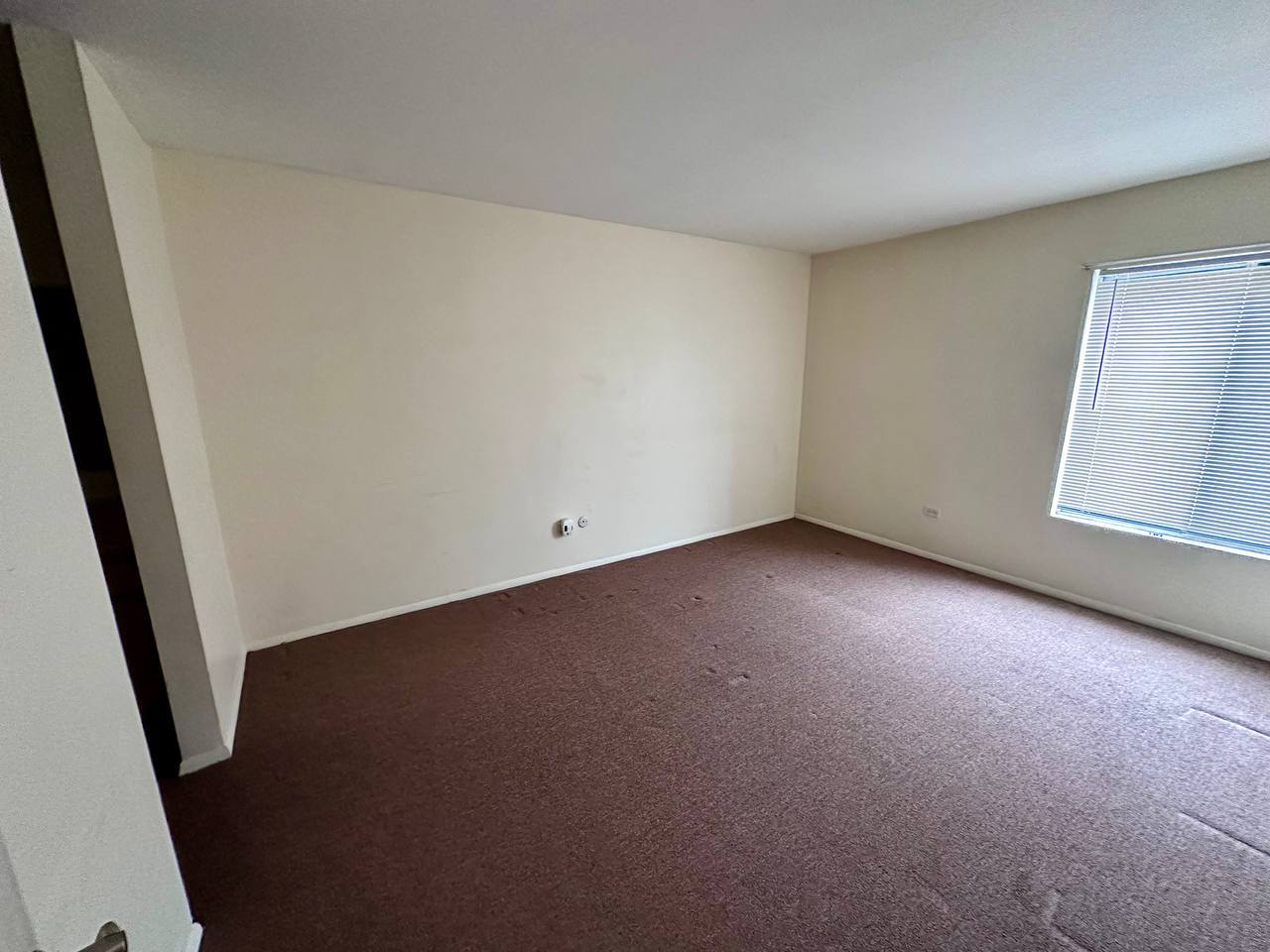 Building Photo - 6102 Knoll Valley Dr