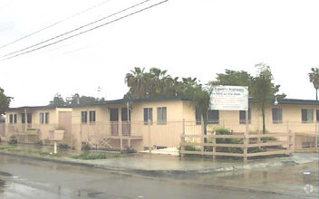 Building Photo - 1048 & 1100 E Ave.