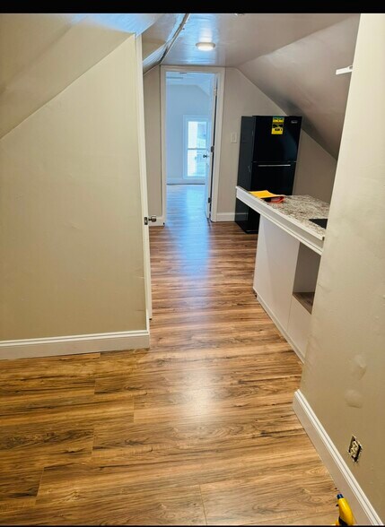 Building Photo - 15 Monticello St