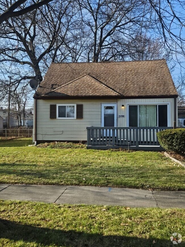 Building Photo - 4 bedroom - Garage- Section 8 Accepted.