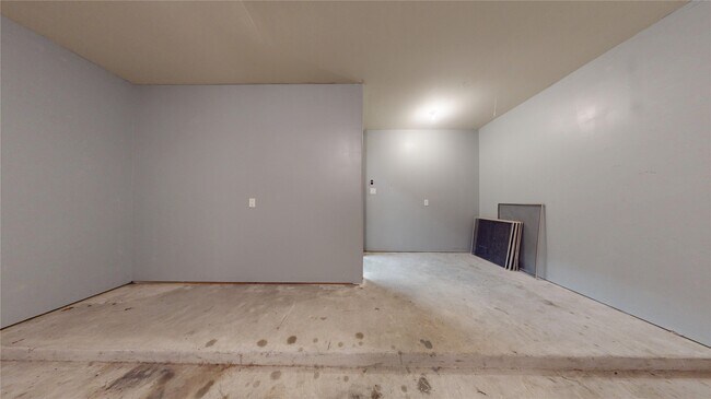 Building Photo - 12314 Meadow Breeze Dr
