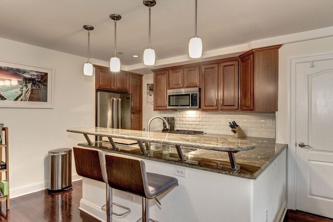 Building Photo - Historic Victorian Charm Meets Modern City Living — 1 BR + Den / 2 BA in Columbia Heights
