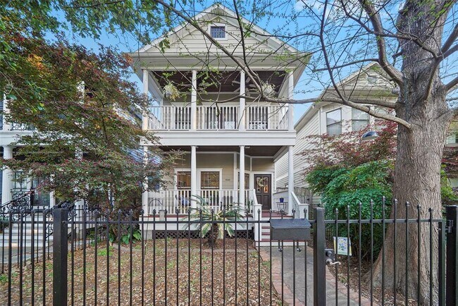 Building Photo - 606 E 27th St