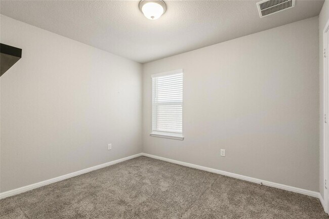 Building Photo - 201 Frederick Dr