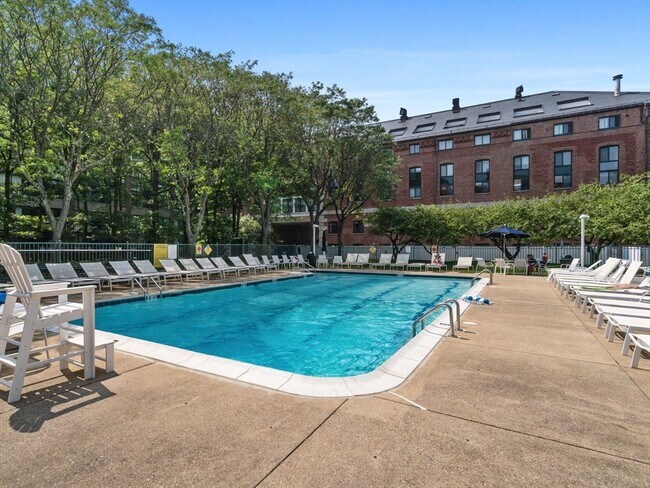 Building Photo - 42 8th St