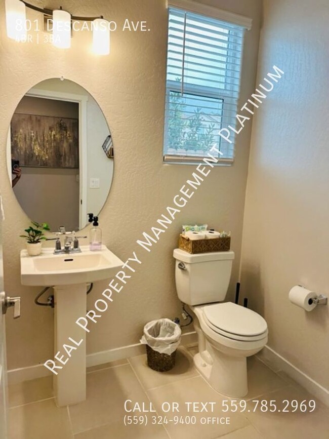 Building Photo - $300 MOVE IN BONUS $2,450 Bullard & DeWolf...