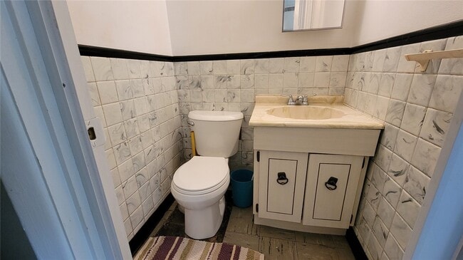 Building Photo - 4204 Beauty Ln