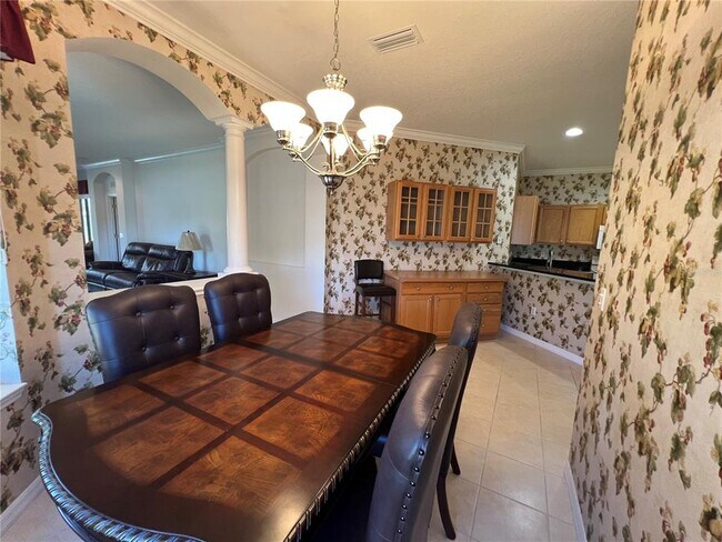 Building Photo - 4665 Whispering Oaks Dr