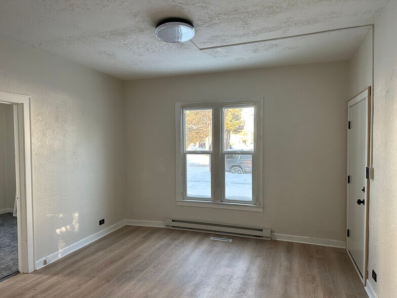 Building Photo - 409 Sherman St
