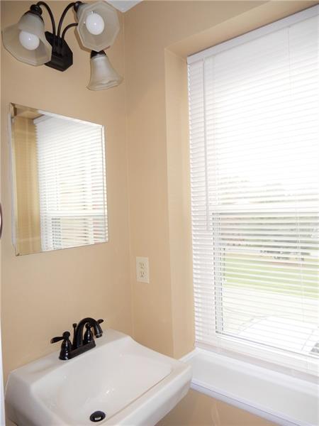 Building Photo - 280 Quail Run Rd