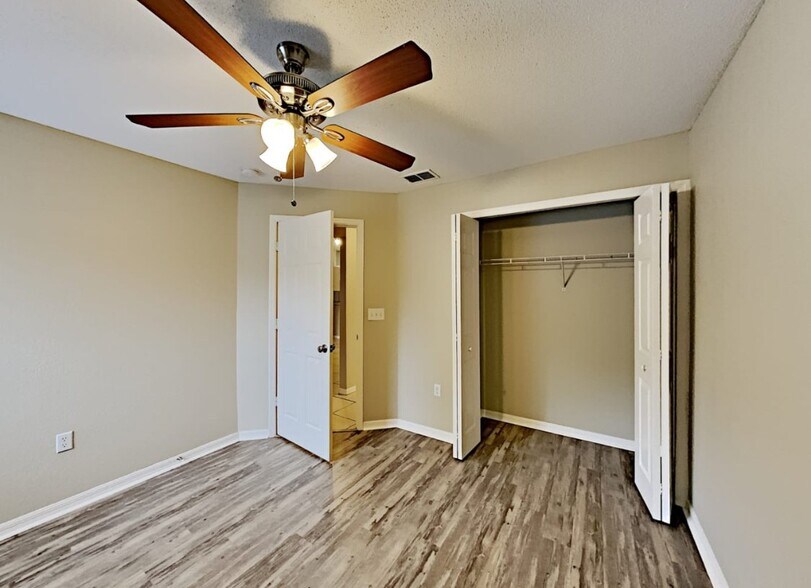 Building Photo - 2938 Hickory Ridge Dr