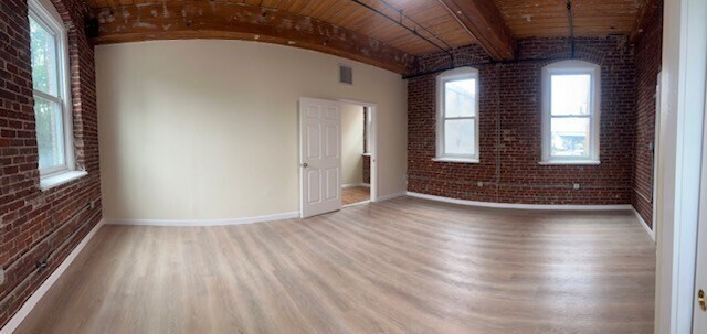 Building Photo - 85 Harding St