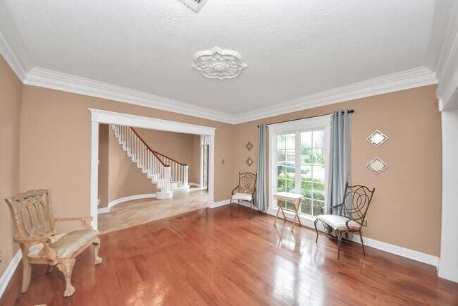 Building Photo - 5214 Norborne Ln