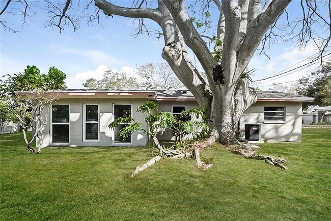 Building Photo - 518 N Duncan Ave