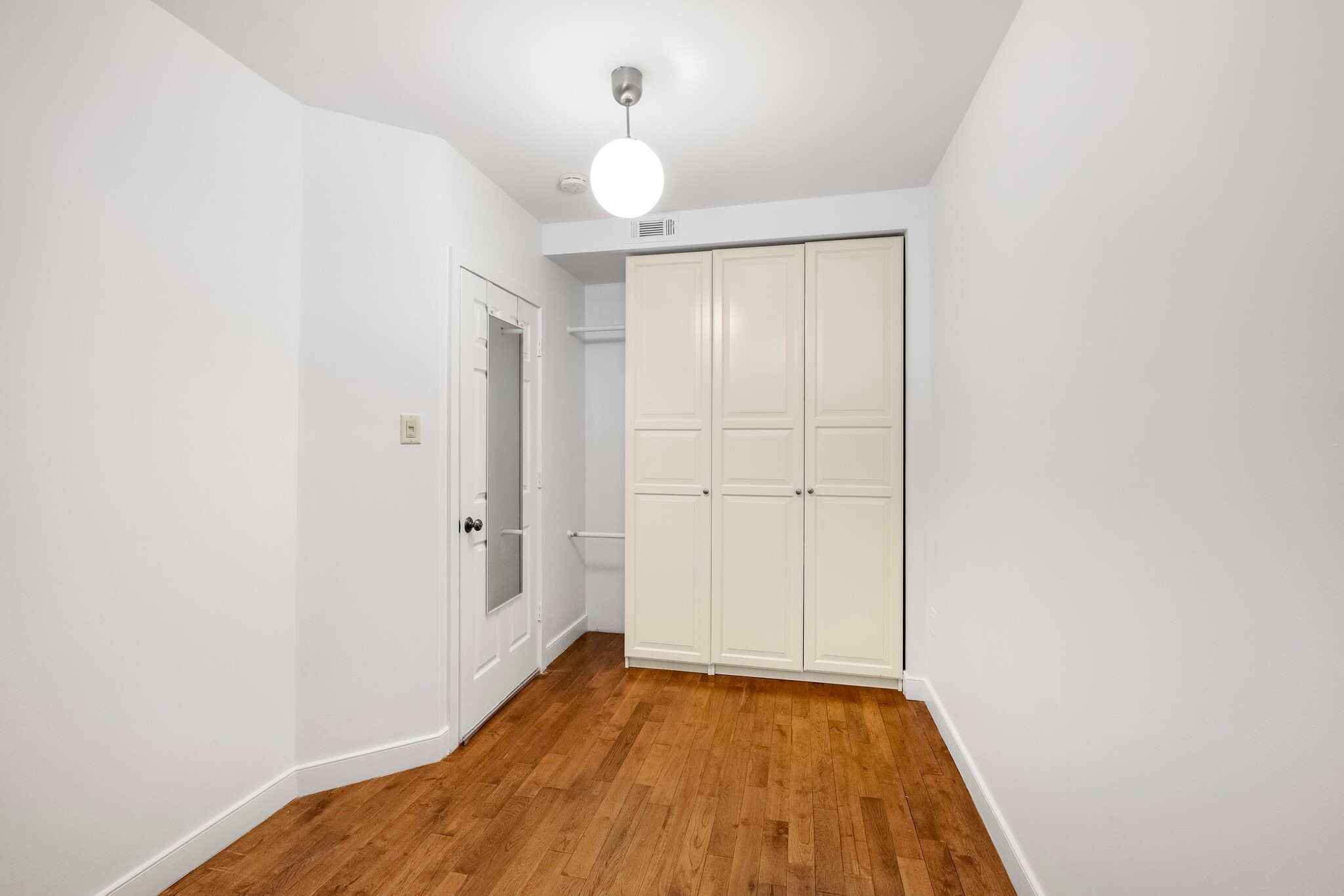 Building Photo - 532 S 15th St