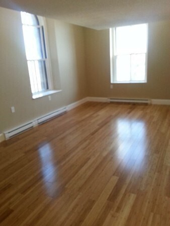 Building Photo - 100 Captains Row