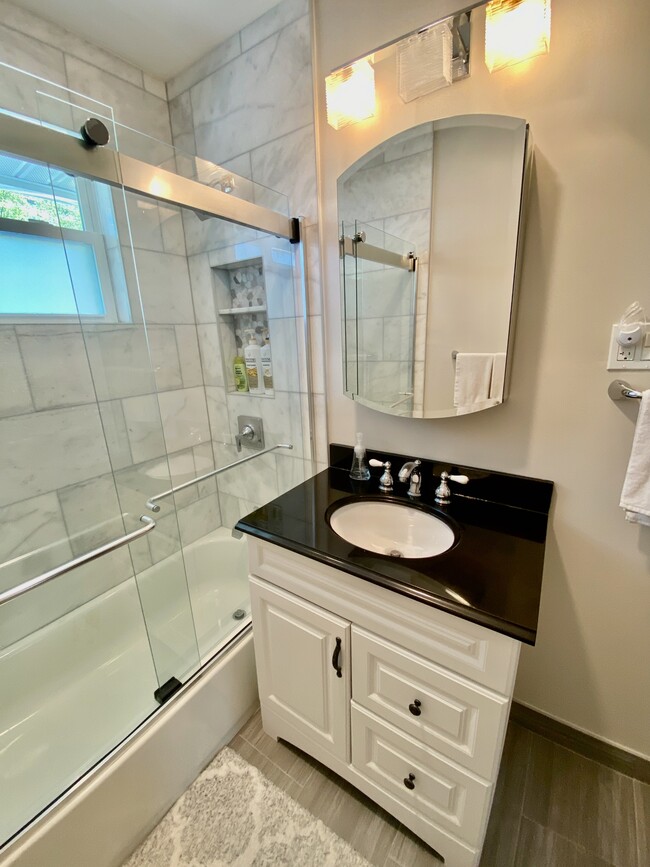 Building Photo - 5307 Pooks Hill Rd