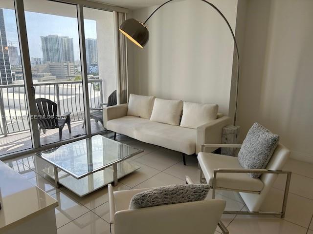 Building Photo - 1750 N Bayshore Dr