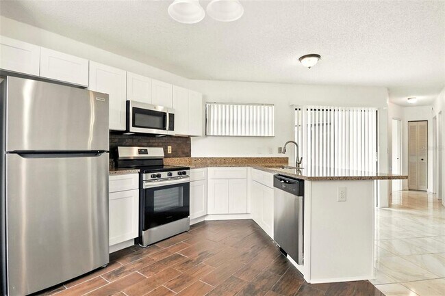 Building Photo - 4523 Hidden Oak Ct
