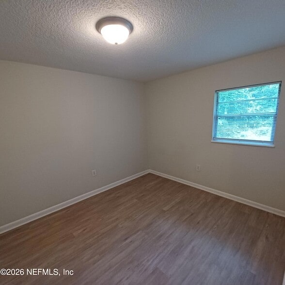 Building Photo - 512 US-301