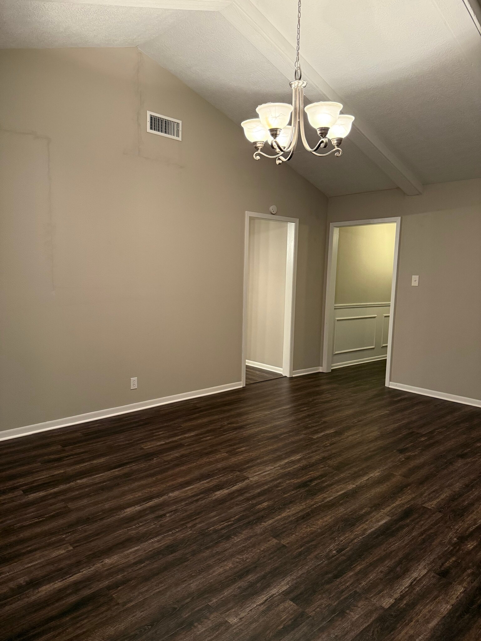Building Photo - 1150 Chatwood Dr.