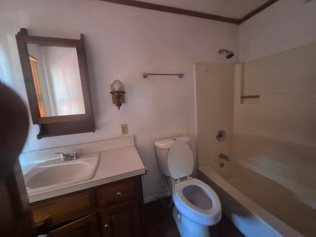 Building Photo - 2327 Polk St