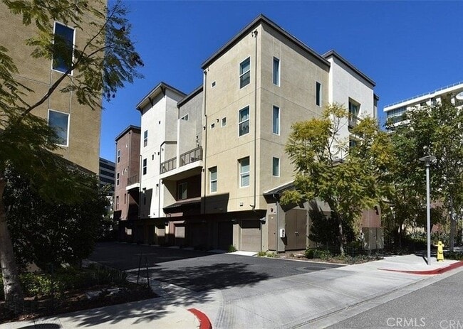 Building Photo - 533 Rockefeller