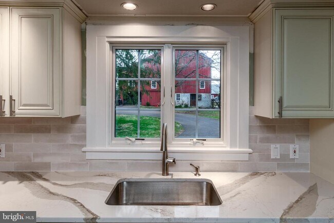 Building Photo - 180 Municipal Rd