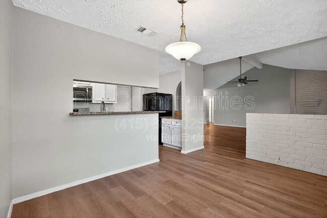 Building Photo - 20021 Cottonglade Ln